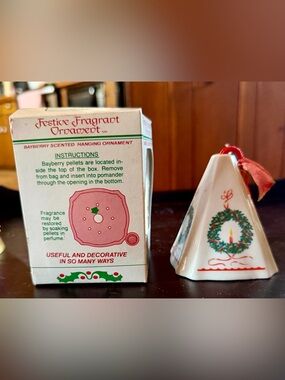 Vintage Classic Holiday Fragrant Hanging Ornament